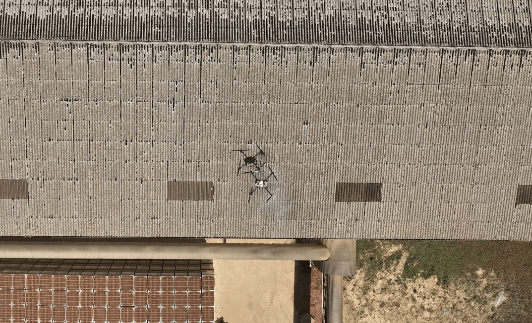 Nettoyage toiture industrielle par drone, BV-Groupe